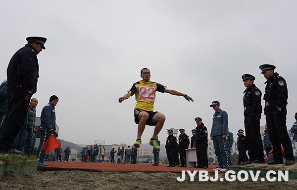 绵阳监狱第十届罪犯运动会田径比赛跳远比赛